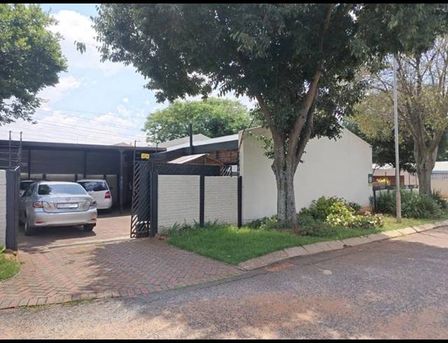 3 BEDROOM HOUSE FOR SALE IN FLORIDA